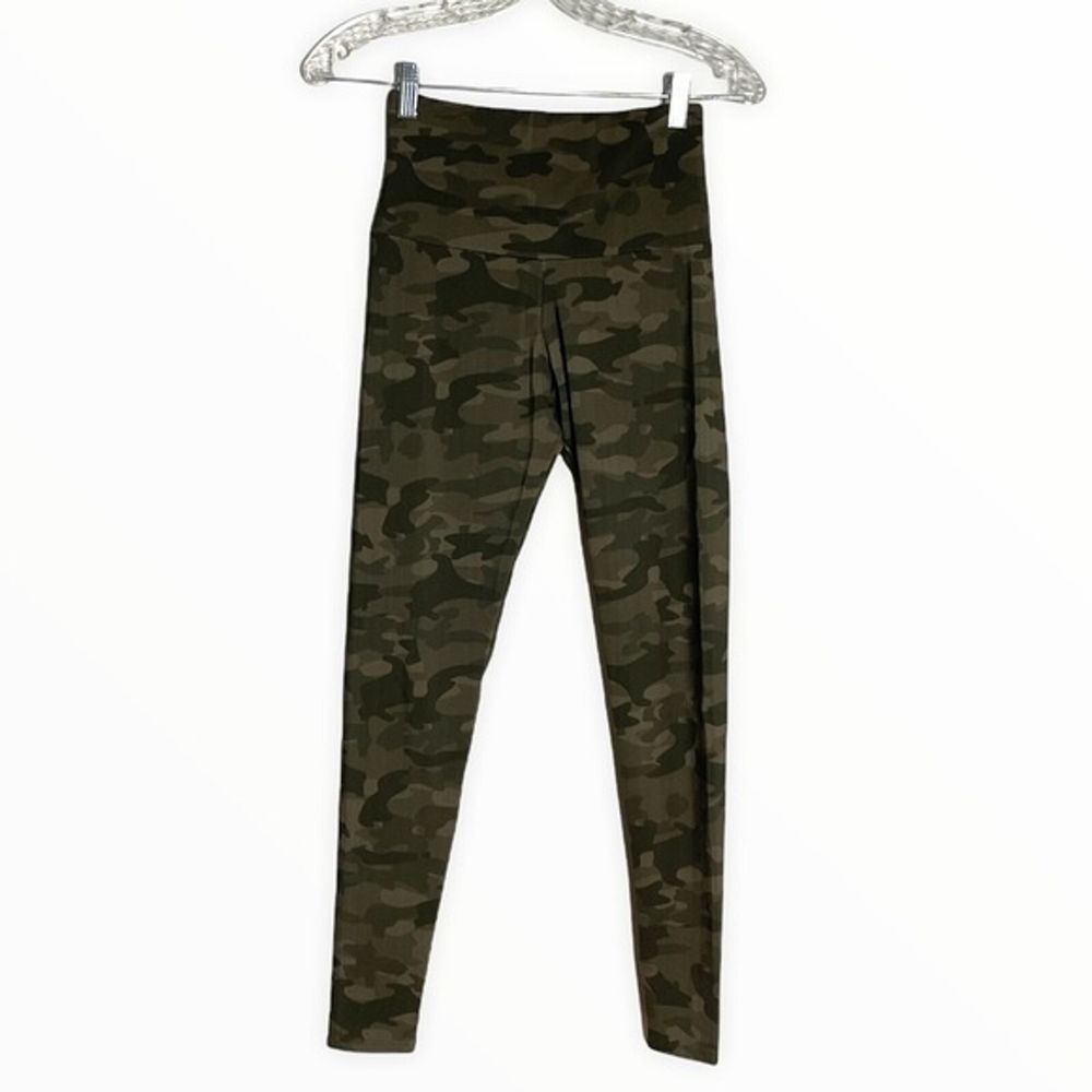Onzie Pants Womens XSmall Capris‎ Green Camo High Rise Leggings Camouflage